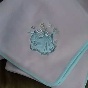 NEW DISNEY STORE CINDERELLA BLANKET PINK BLUE